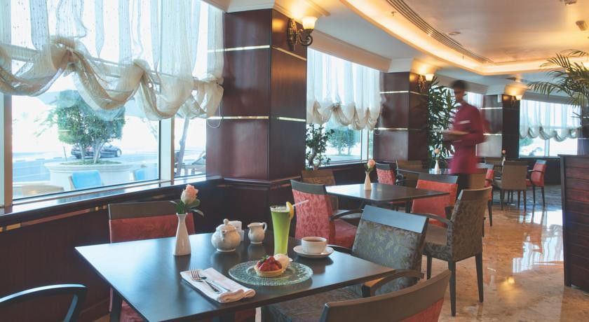 Wiseman Grand Hotel ドーハ エクステリア 写真 The lobby lounge