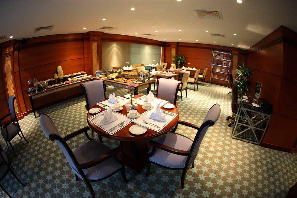 Wiseman Grand Hotel ドーハ エクステリア 写真 The lounge at the airport